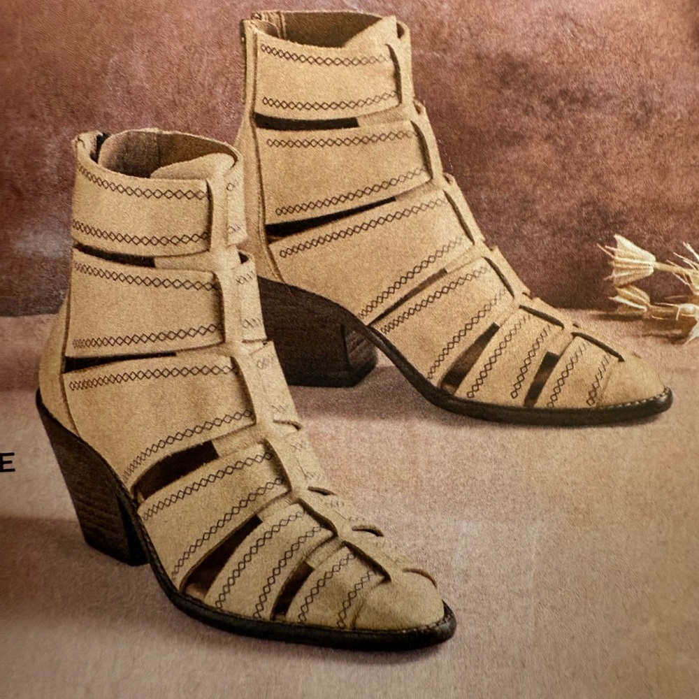 Sundance, Veracruz Lex, brand cage booties, NWT, 40, golden tan, Spain made,firm - Picture 3 of 16